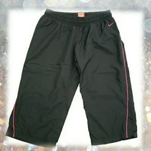 NIKE Athletic Capris gray and pink Size Small 4-6